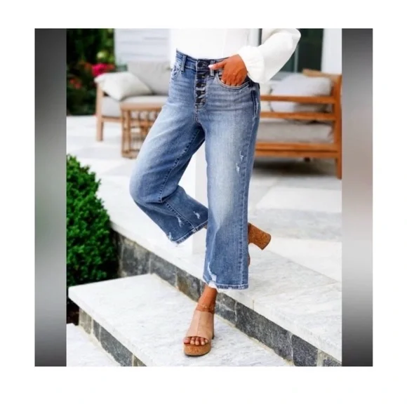 JUDY BLUE Button Fly Wide Leg Crop Jeans - Picture 3 of 9